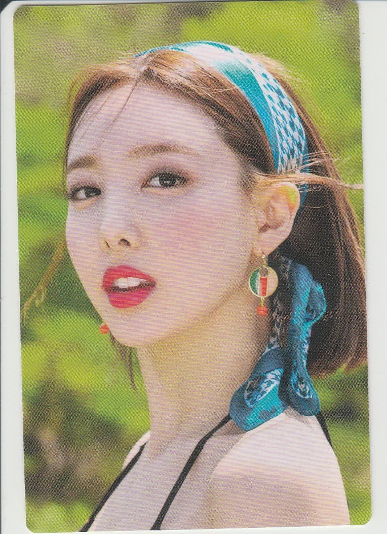 Nayeon More & More Monograph PC