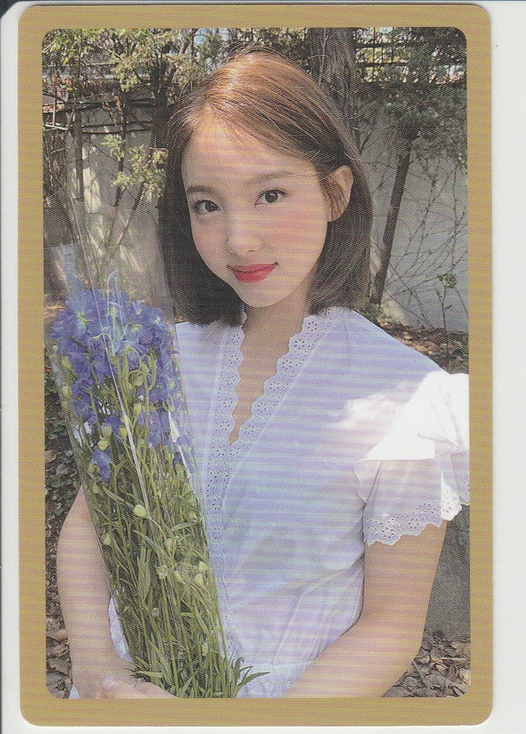 Nayeon More & More PC