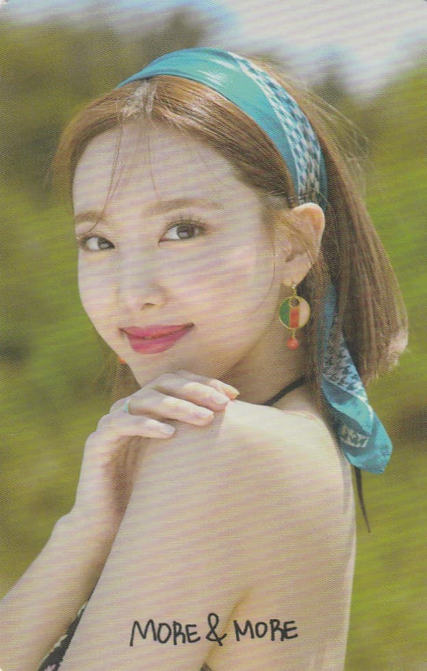 Nayeon More & More PC