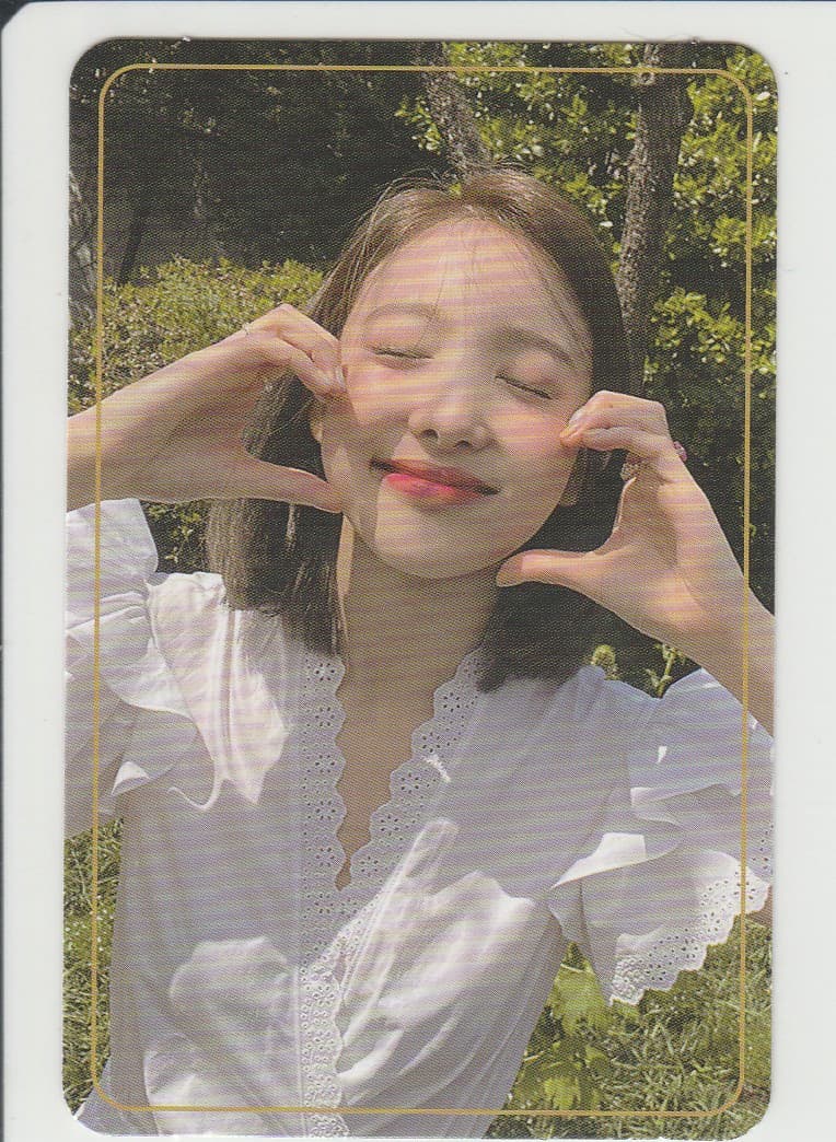 Nayeon More & More PC